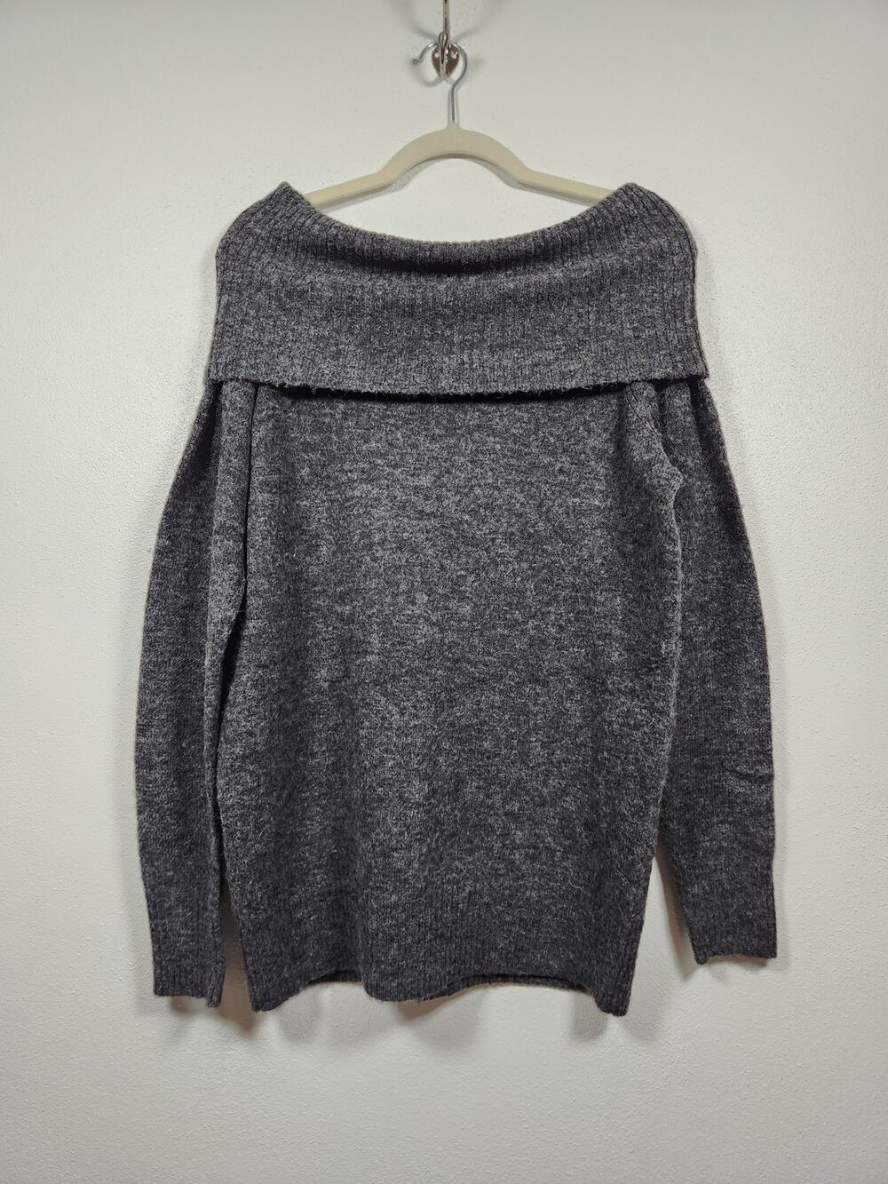 Wilfred Free Off Shoulder Gray Sweater XS Yarn Italy Boho Whimsy Hippie Shirt